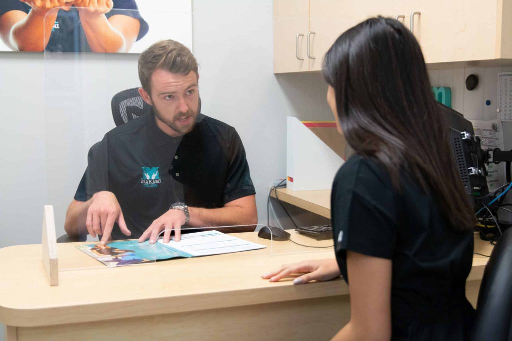 SALT learning strategist providing academic support to a female MaKami student
